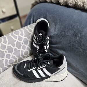 adidas Men’s Black & White Retro Runner Sneakers